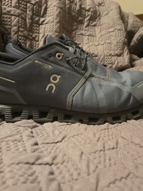 On Cloud Men's Sneakers - Size 11 - Navy Blue / Black